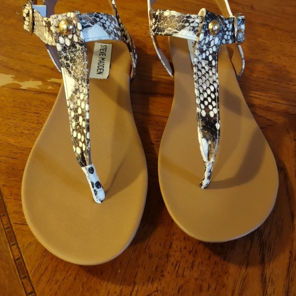 Steve Madden Thong Sandals 6M